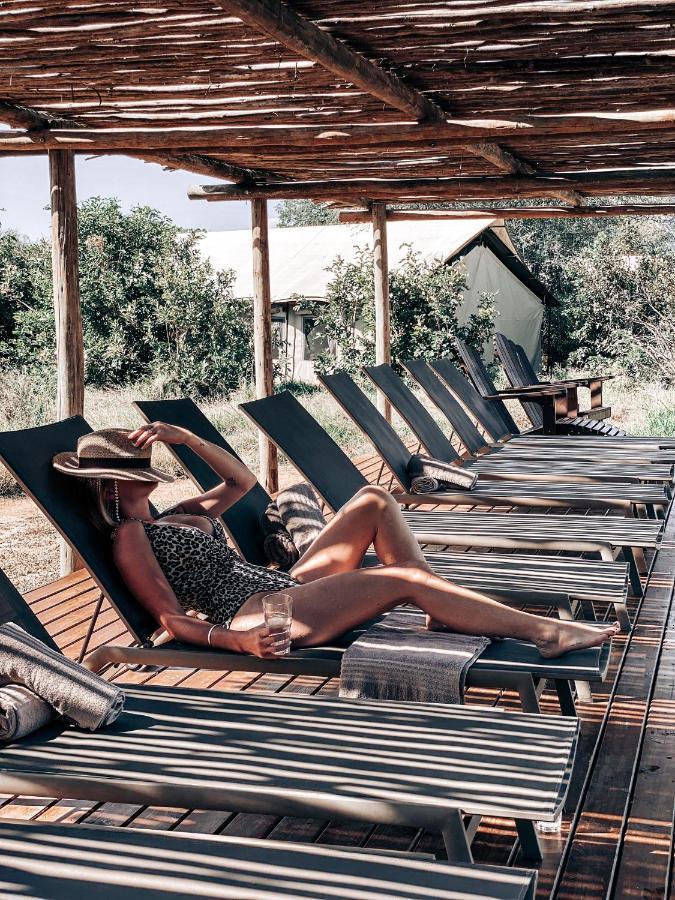 Honeyguide Tented Safari Camp - Khoka Moya マンイェレティ・ゲーム・リザーブ エクステリア 写真