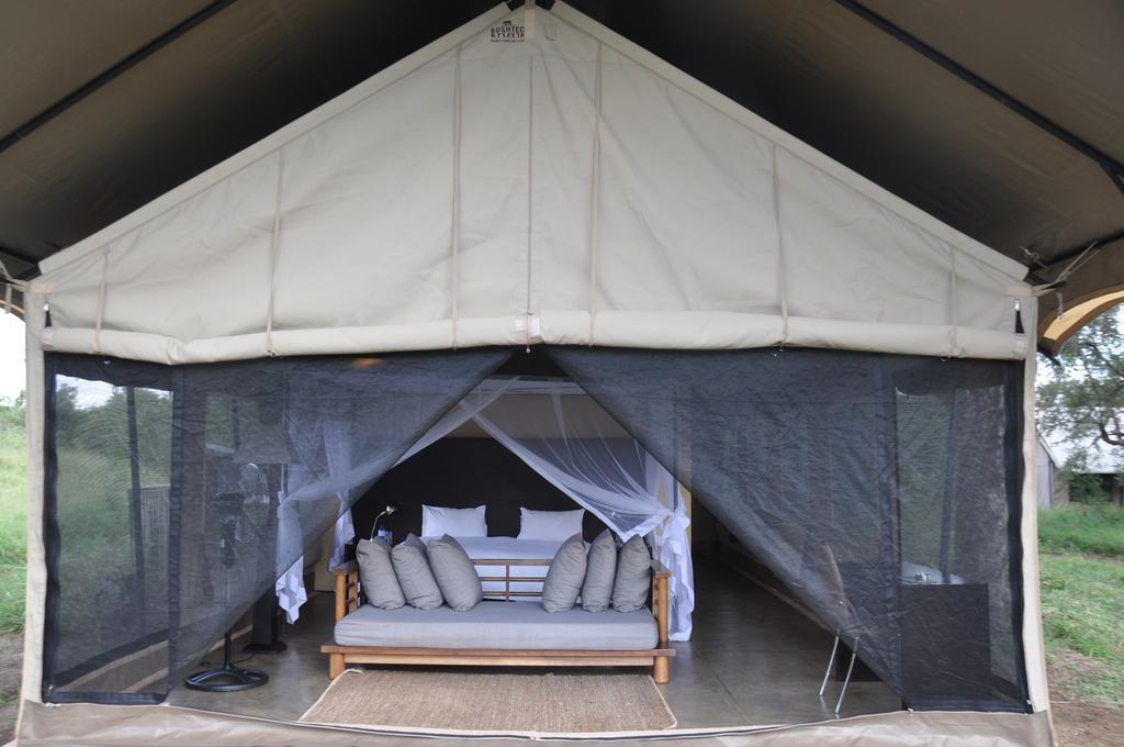 Honeyguide Tented Safari Camp - Khoka Moya マンイェレティ・ゲーム・リザーブ エクステリア 写真